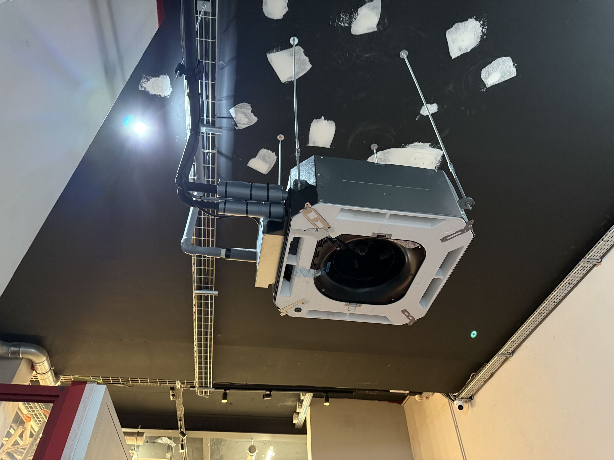 Installation, pose et entretien de climatiseurs pour salle de sport. Clim'ster vous accompagne dans votre projet avec devis gratuit et solutions sur mesure.