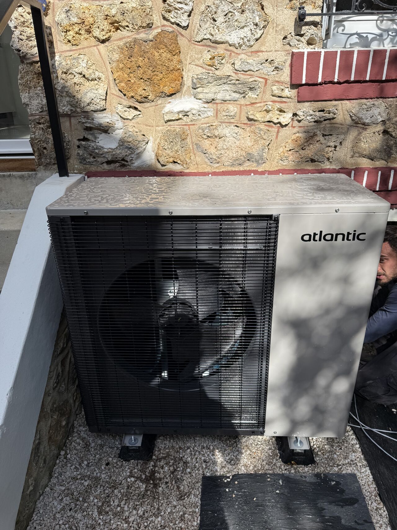 Installation et entretien de pompe à chaleur, Enghien-les-Bains image 3