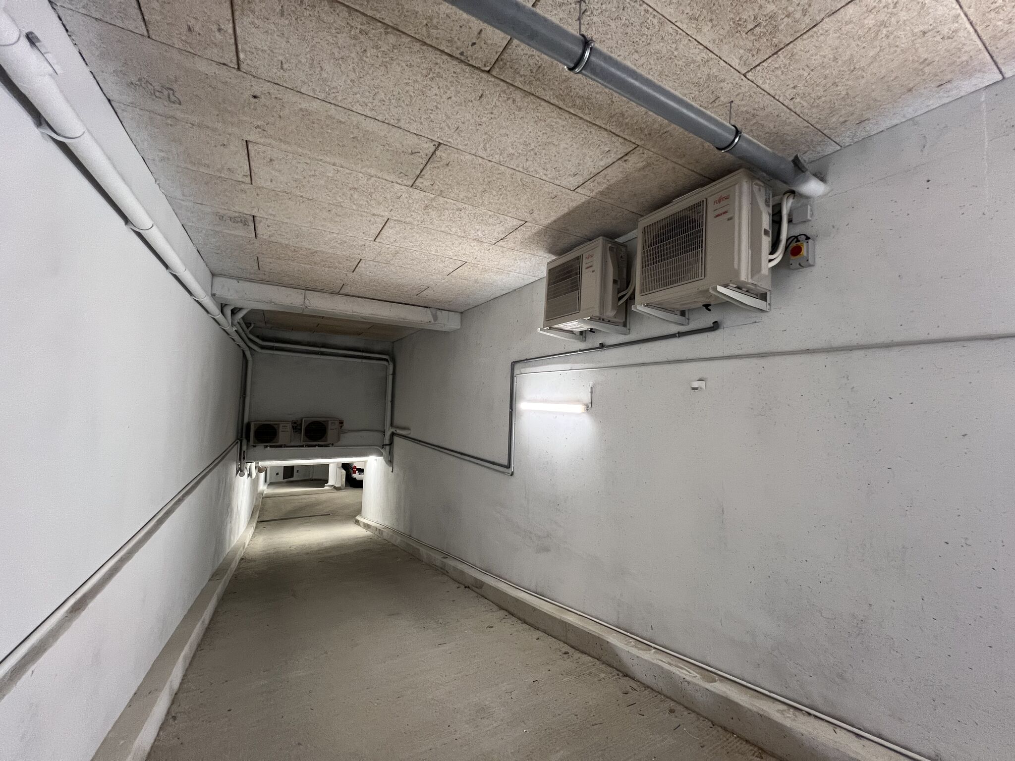 Clim'ster votre entreprise de pompe à chaleur en Ile-de-France est intervenu pour la pose de 4 pompes à chaleur dans un cabinet médical d'Asnières sur Seine